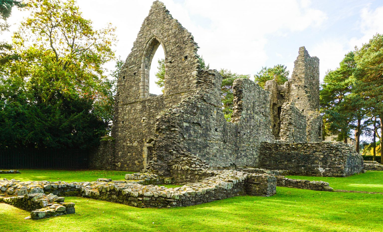 A day trip to Peebles from Edinburgh Empnefsys & Travel