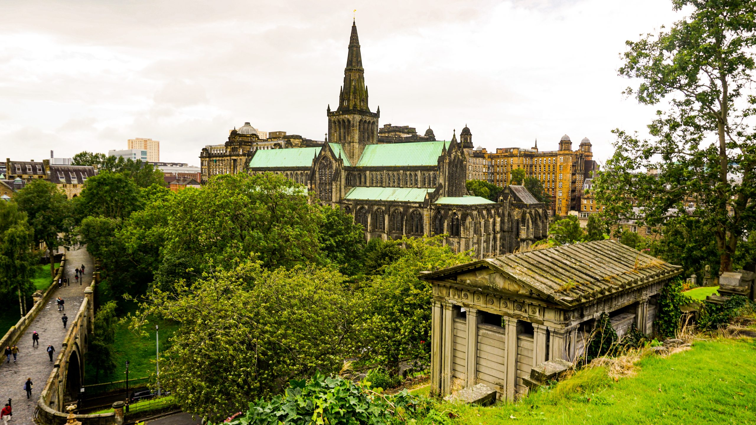A day trip to Glasgow in Scotland from Edinburgh Cover Photo