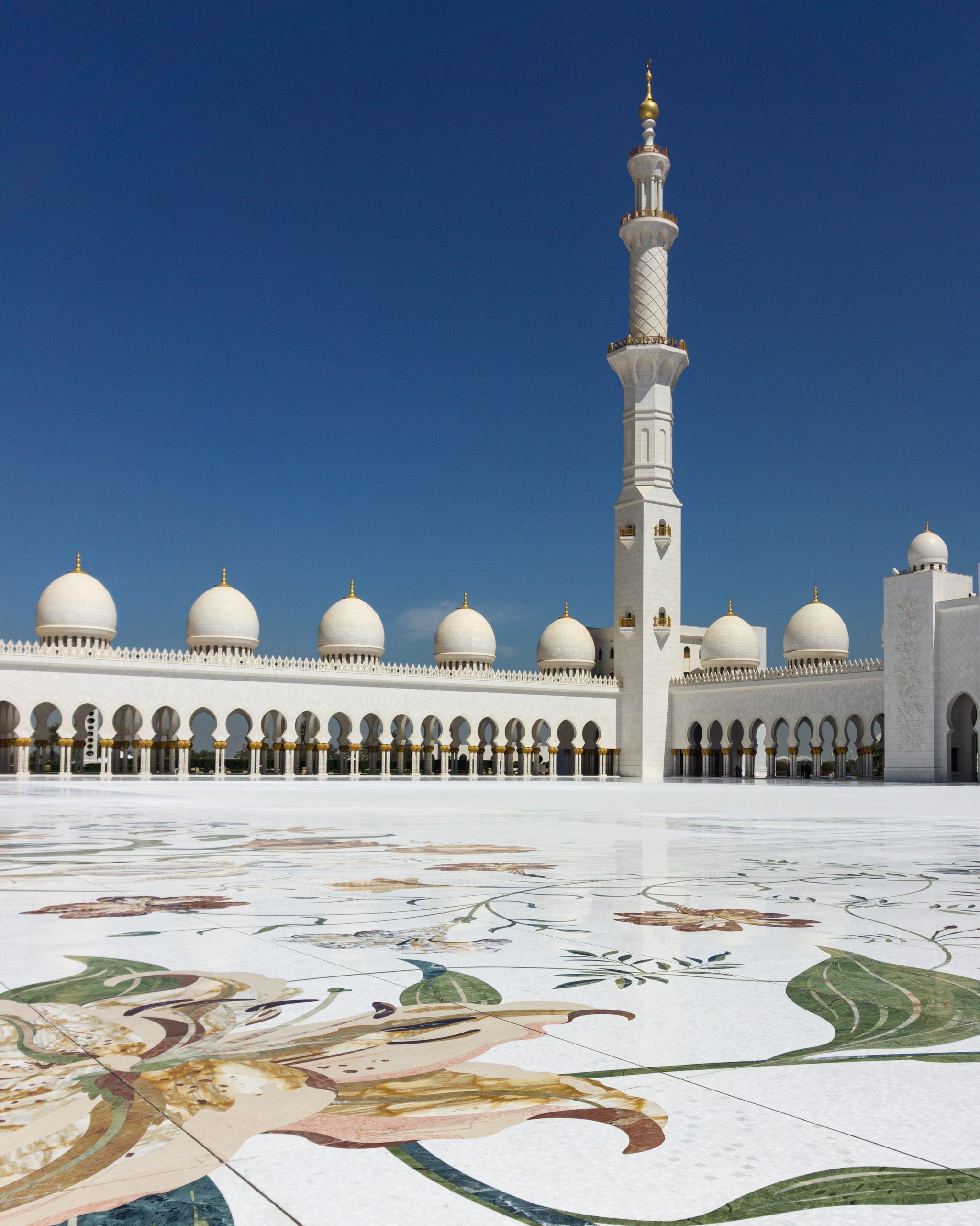 Detailed floor designs and impressive architecture at the Sheikh Zayed Grand Mosque in Abu Dhabi